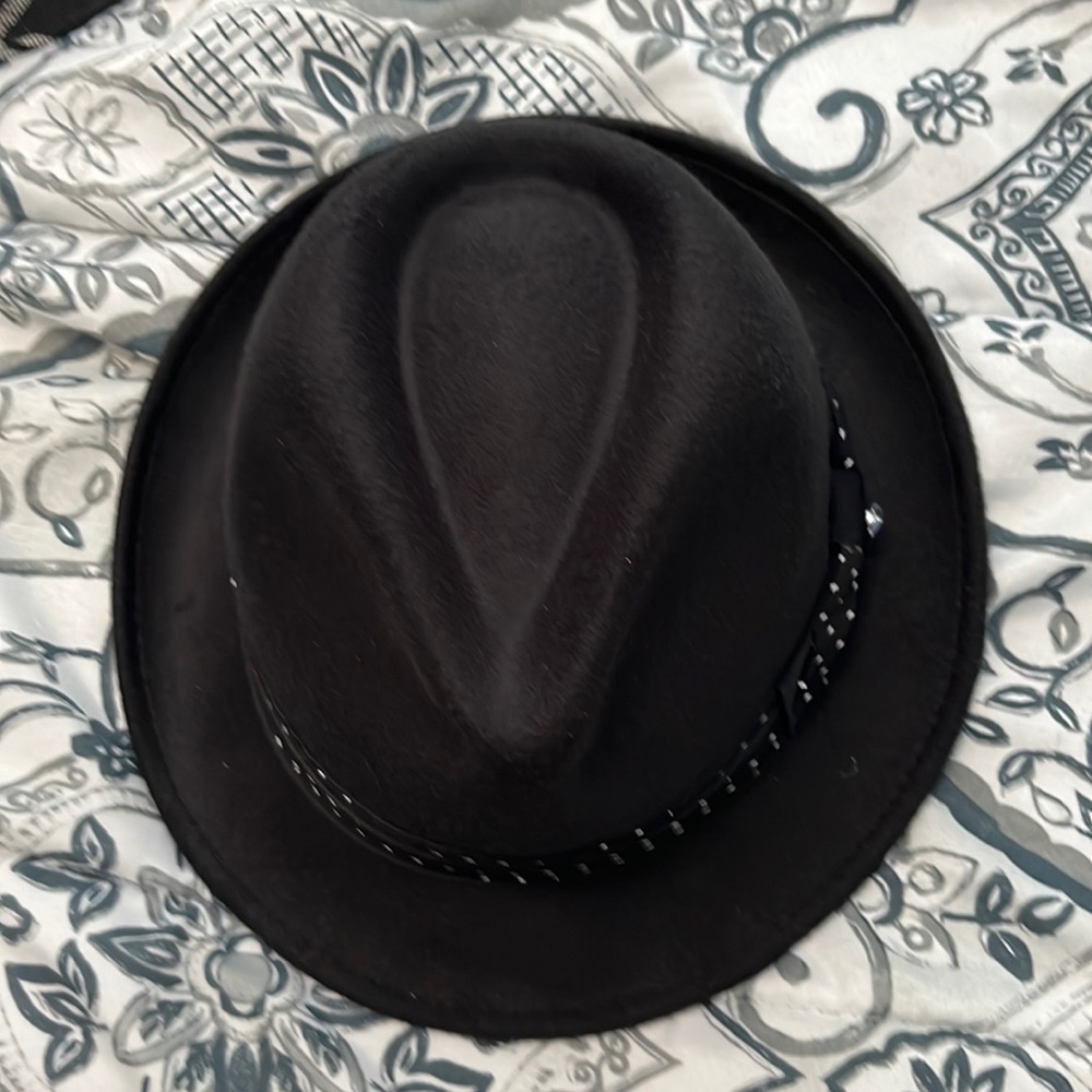 Black fedora hat